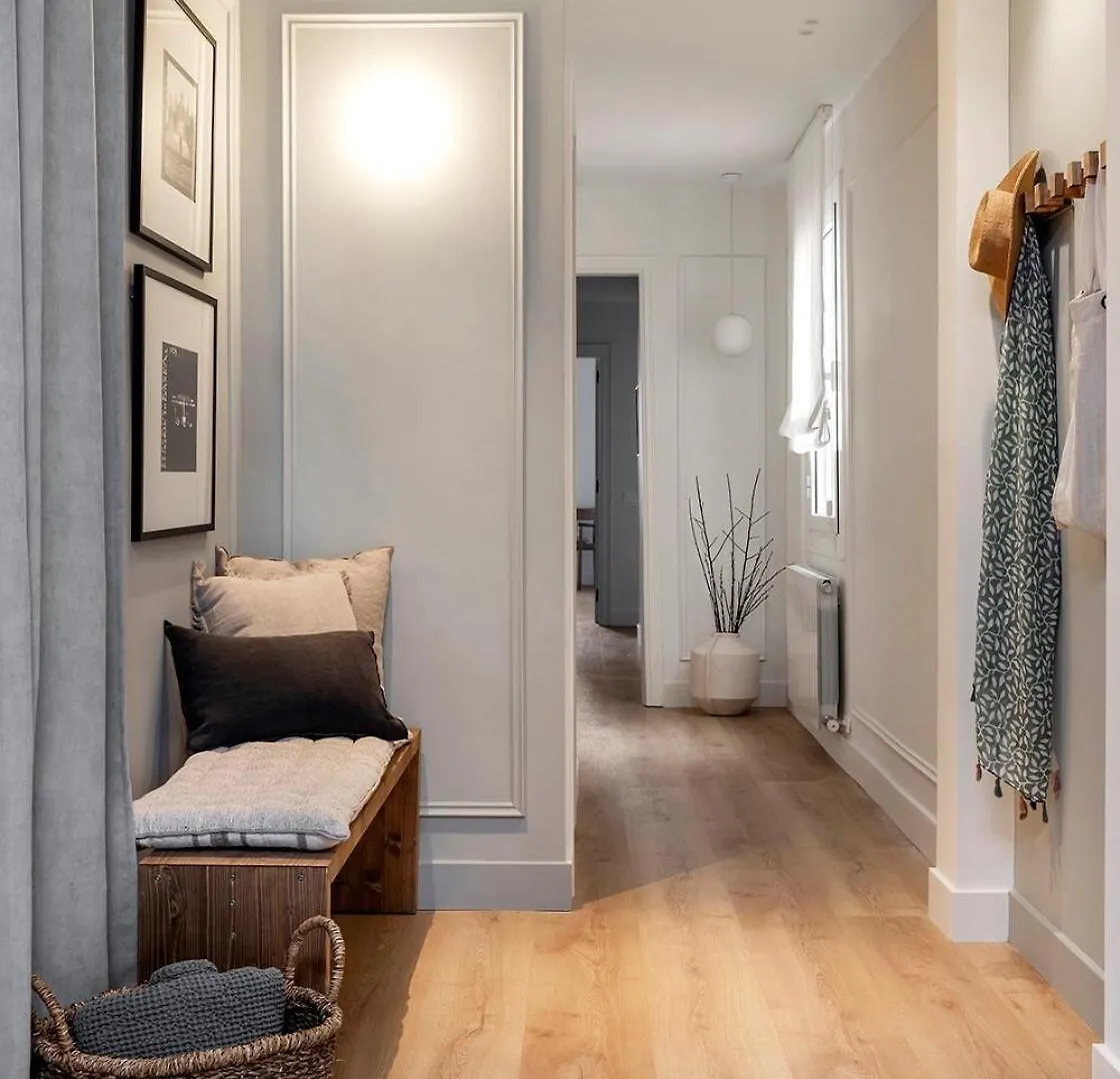 Luxury Apt With King Beds & Central Ac In Heart Of Bcn Барселона