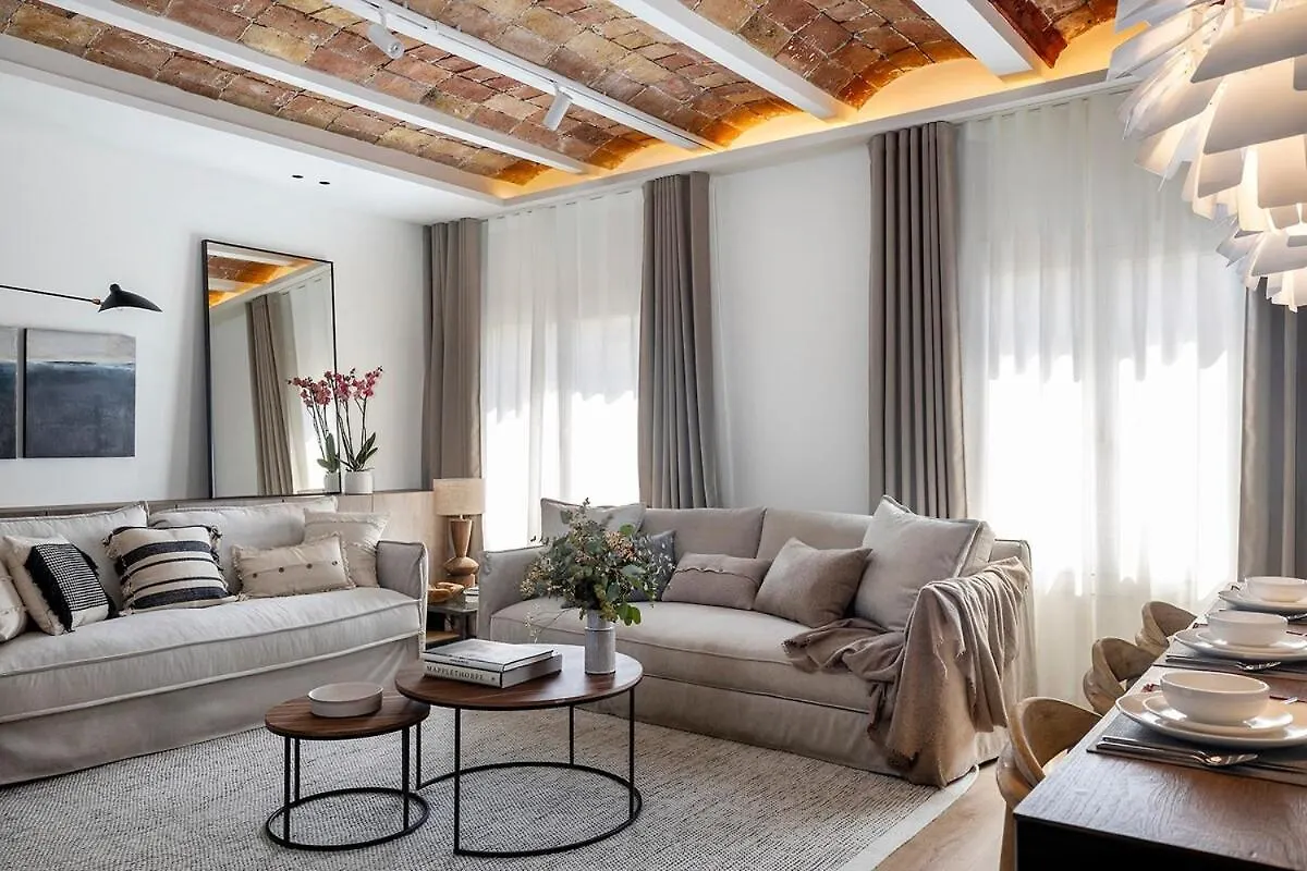 Luxury Apt With King Beds & Central Ac In Heart Of Bcn Барселона Апартаменты
