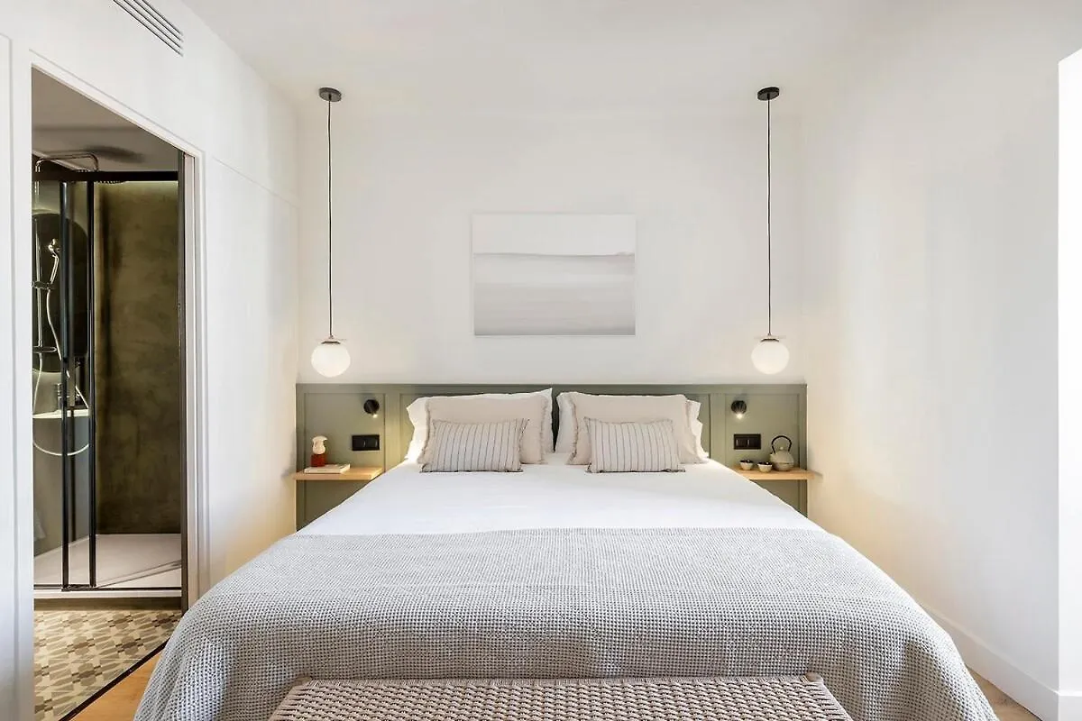 Апартаменты Luxury Apt With King Beds & Central Ac In Heart Of Bcn Барселона Испания