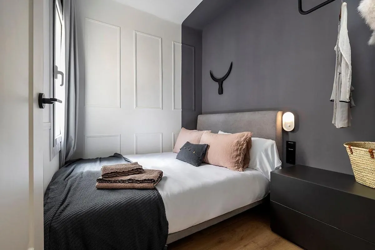 Апартаменты Luxury Apt With King Beds & Central Ac In Heart Of Bcn Барселона