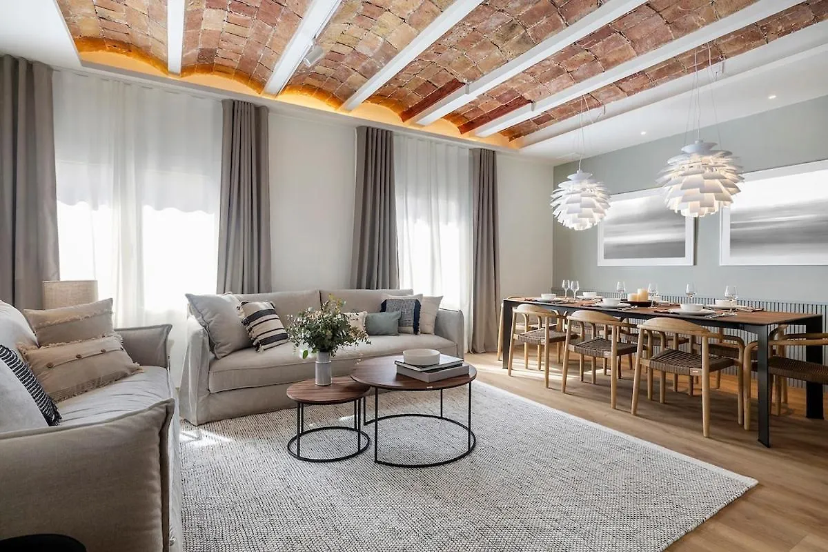 Luxury Apt With King Beds & Central Ac In Heart Of Bcn Барселона